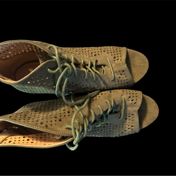 Report wedges - Picture 2 of 3